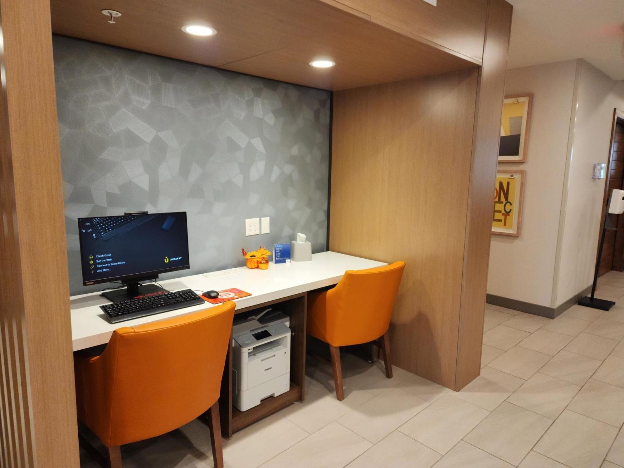 Hotel Express & By Ihg